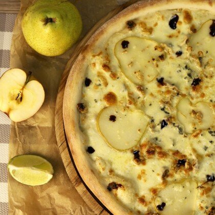 Пицца с грушей и сыром Дор блю 50 см