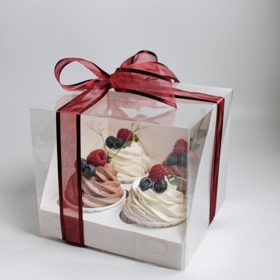 Набор из 4-х капкейков с вишней без глютена, с пониженным содержанием сахара