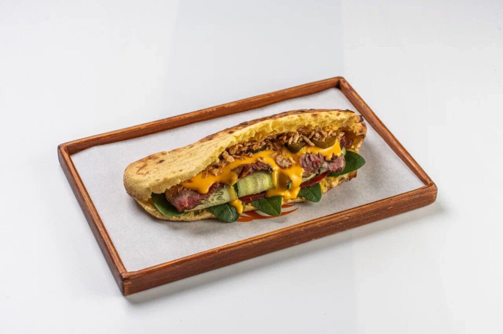 Пита с томленым брискетом