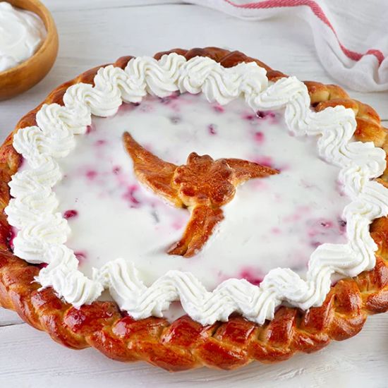 Пирог с брусникой, со сметаной/сливками