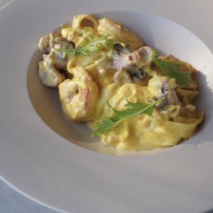 Фетучини с морепродуктами в тыквенной пасте