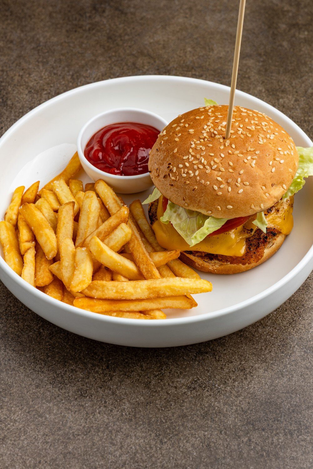 Бургер детский с картофелем фри