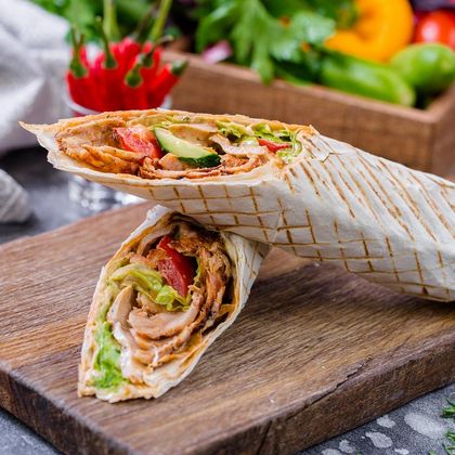 Шаурма из курицы в лаваше