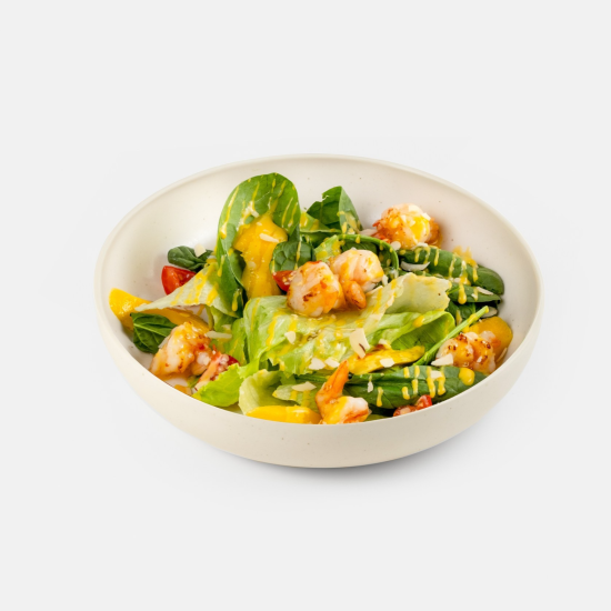Салат с креветками и манго