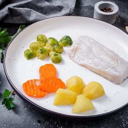 Филе судака на пару с овощами