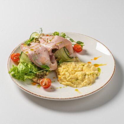 Скрэмбл с мортаделлой