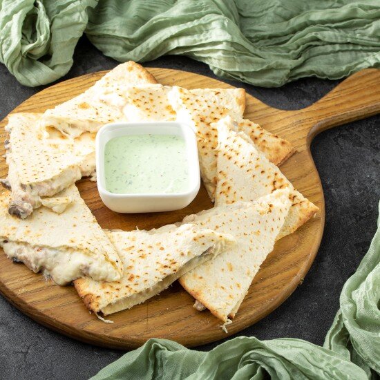 Кисадилья с жульеном