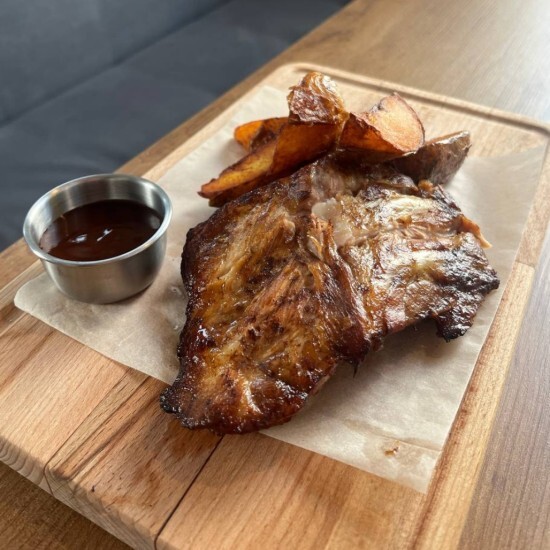 Свиные рёбрышки с соусом BBQ