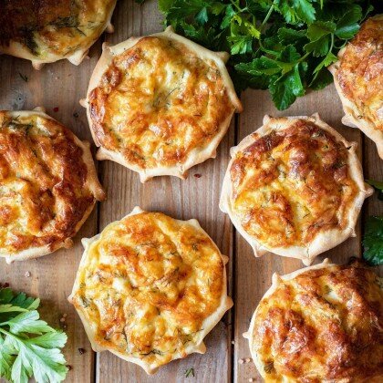 Перепечи с луком и яйцом