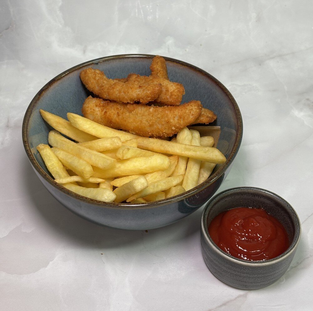 Куринные наггетсы с фри