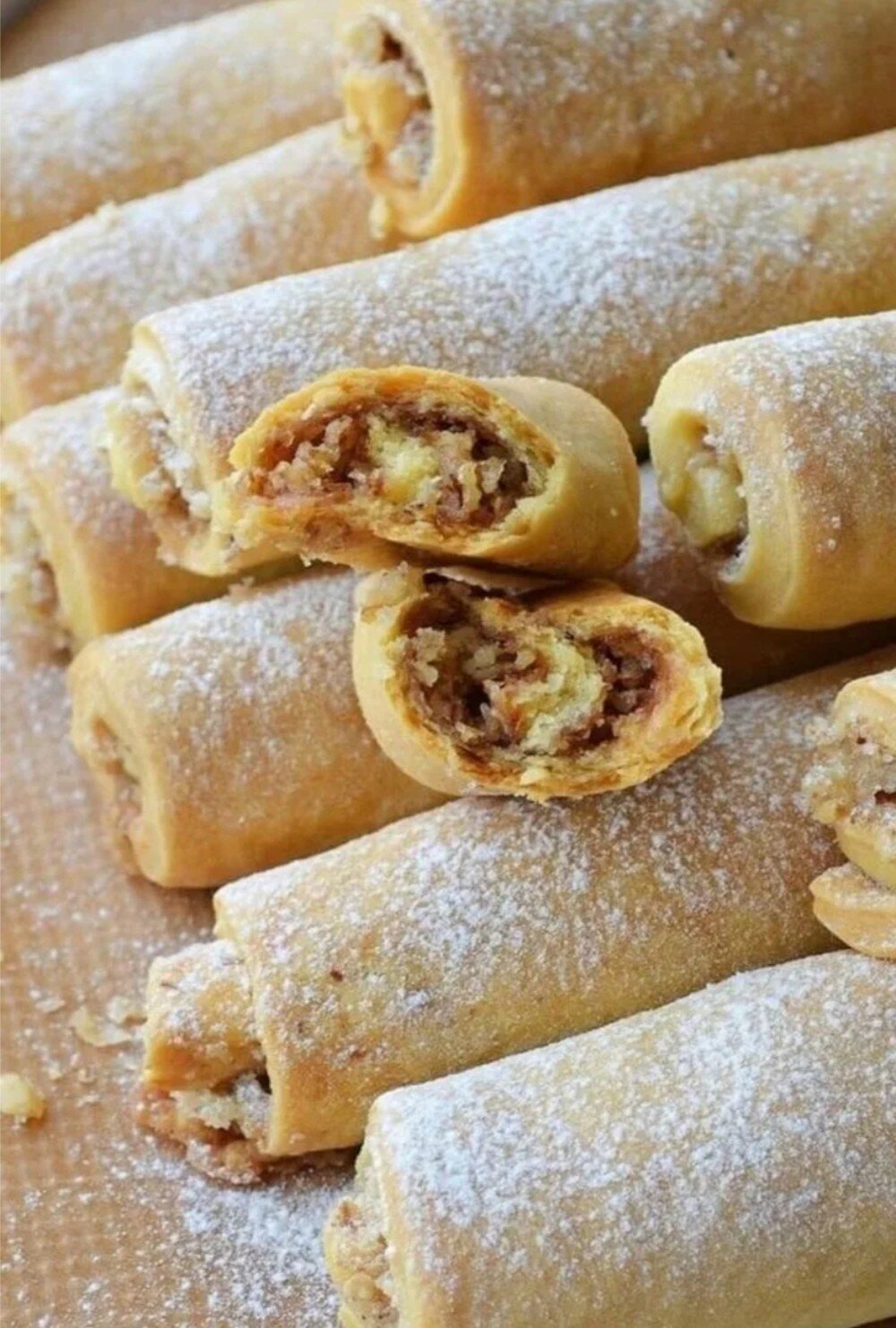 Песочная трубочка с орехом