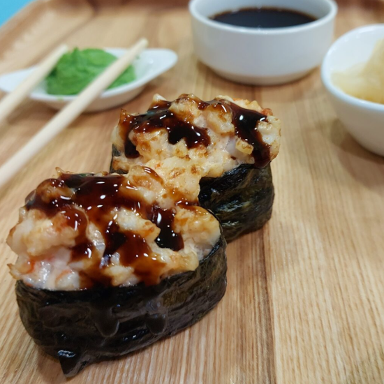 Суши Гункан с креветкой