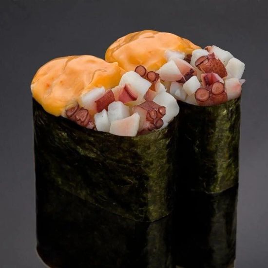 Гункан спайси осьминог