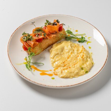 Скрэмбл с лососем