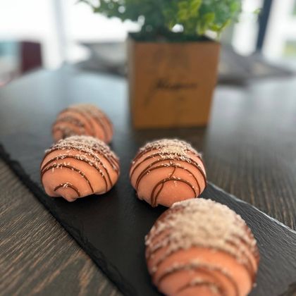 Моти с кокосовой начинкой