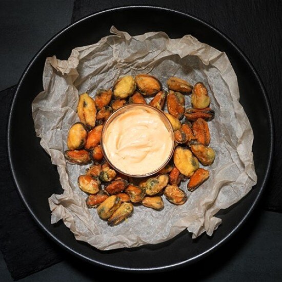 Мидии в кукурузной муке