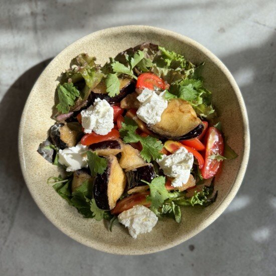 Салат с баклажанами и сыром на выбор