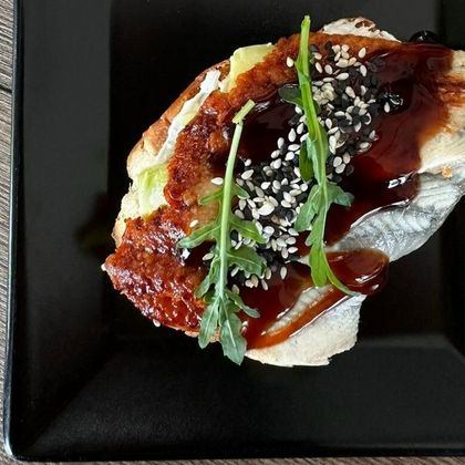 Брускетта с угрём