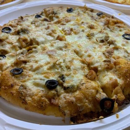 Пицца с копченой курицей