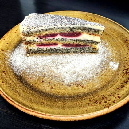 Торт «Маковый с вишней»