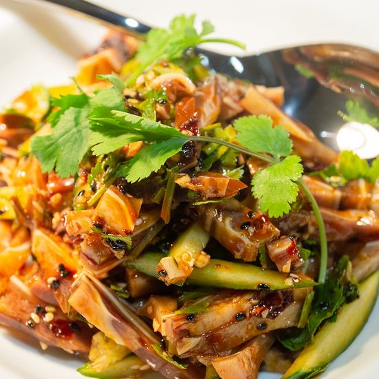 Свиные уши с огурцом по-китайски