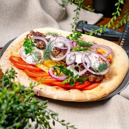 Сувлаки с говяжьим люля