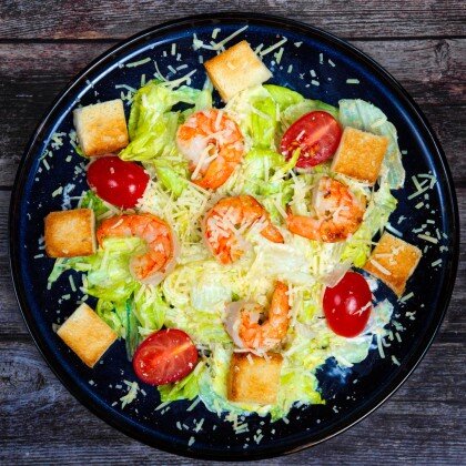 Салат «Цезарь с креветками»