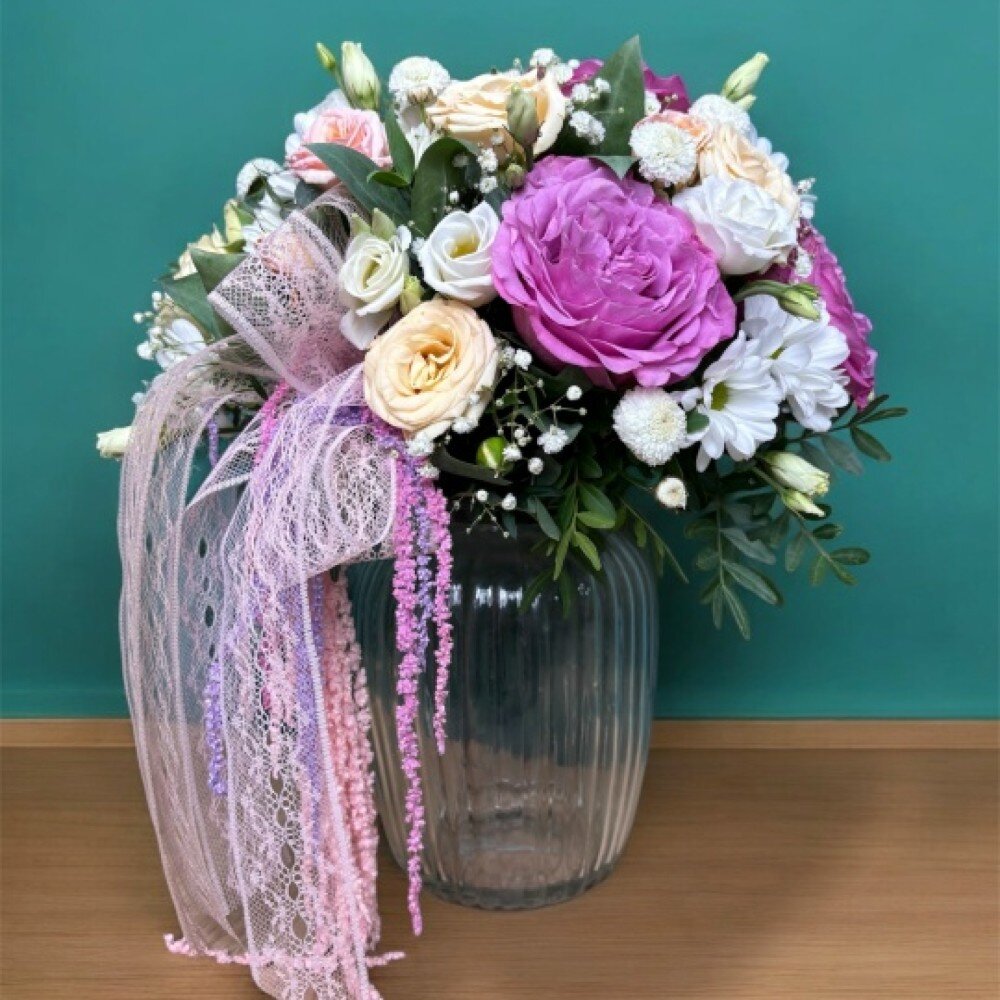 Композиция в вазе - М