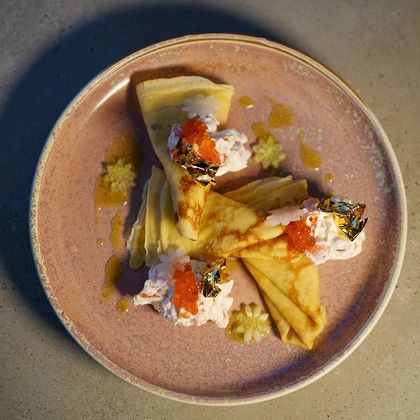 Блины с икрой и творожным сыром