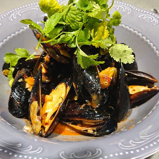 Сотэ мидий в соево-чесночном соусе