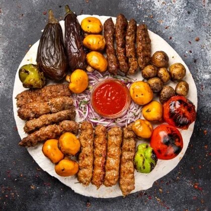 Сет из люля-кебабов с овощами