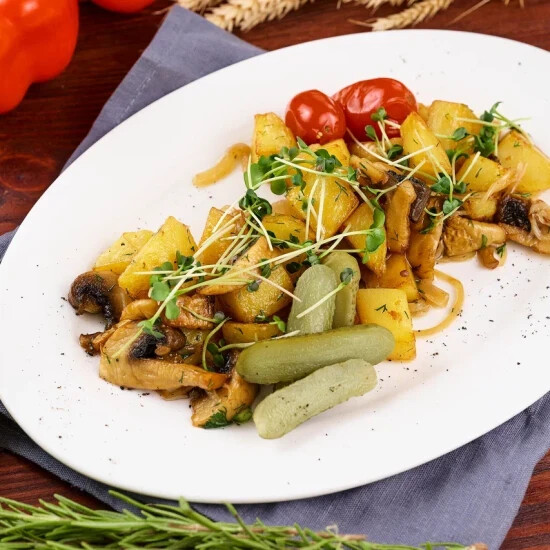 Картофель жареный с грибами