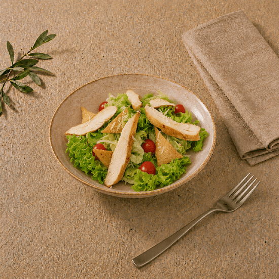 Салат Цезарь с курицей