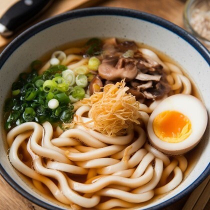 Рамен с грибами и морской капустой