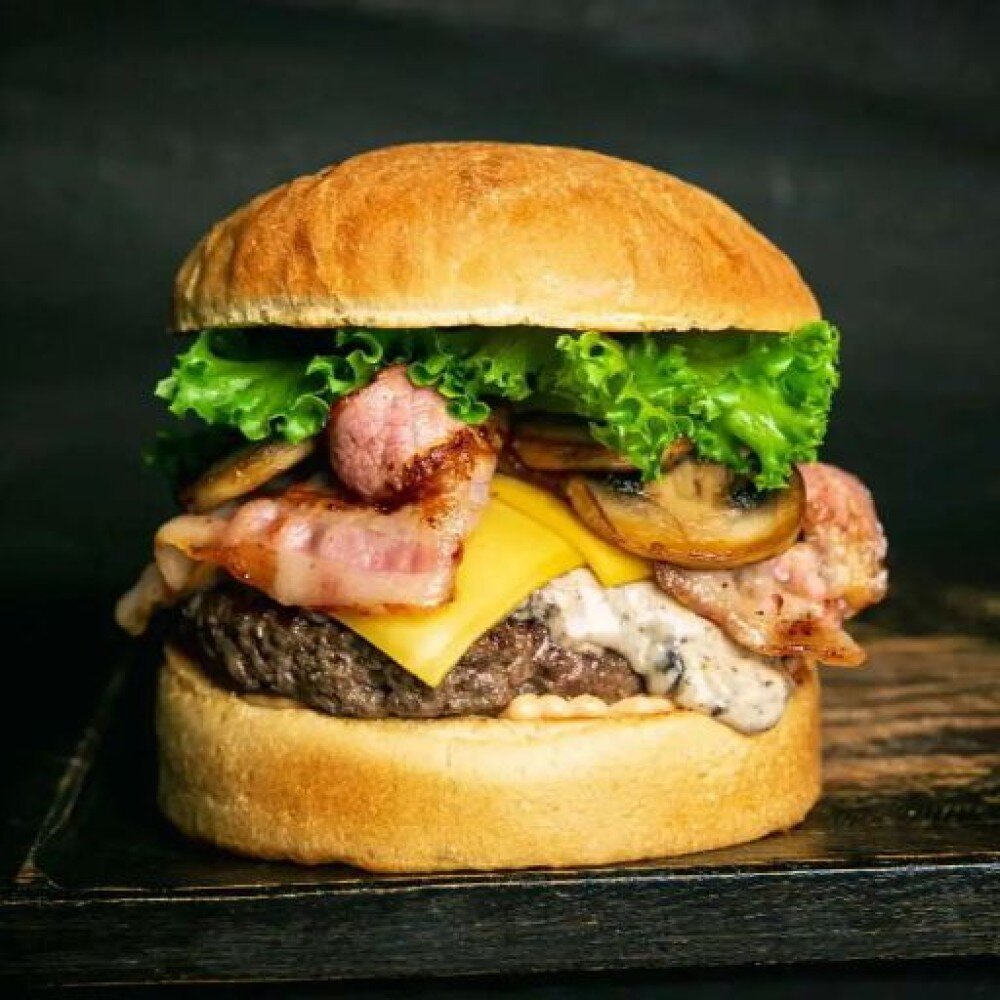 Бургер грибной с беконом