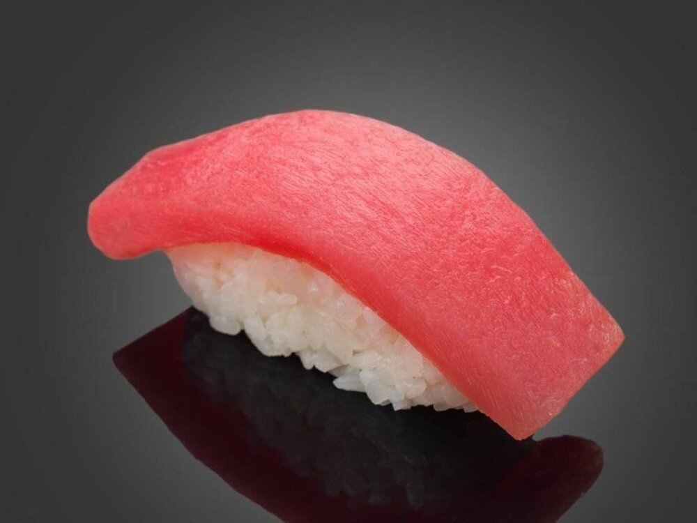 Суши с тунцом