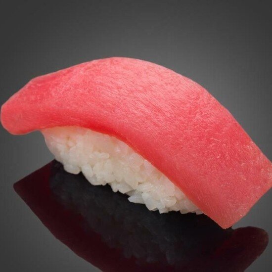 Суши с тунцом