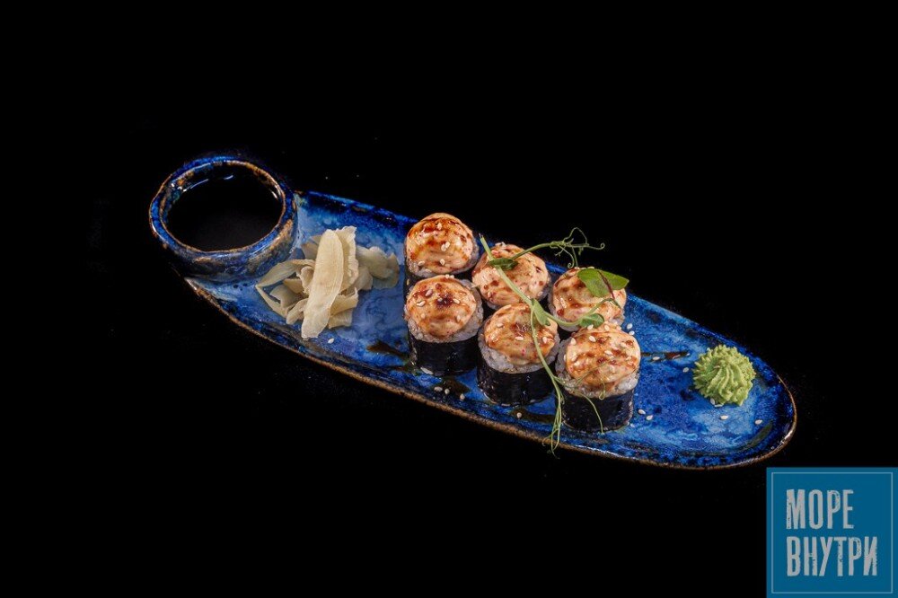 Запечённый ролл с крабом