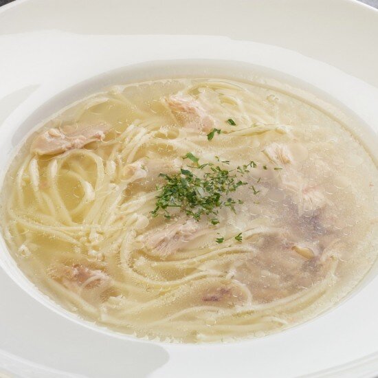 Лапша домашняя на курином бульоне