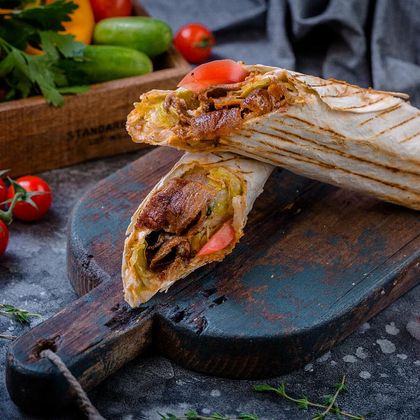 Мега шаурма из телятины в лаваше