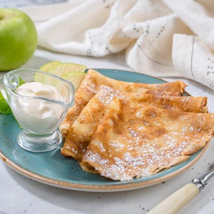 Блины со сметаной