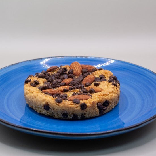 Кукис темным шоколадом и миндалем