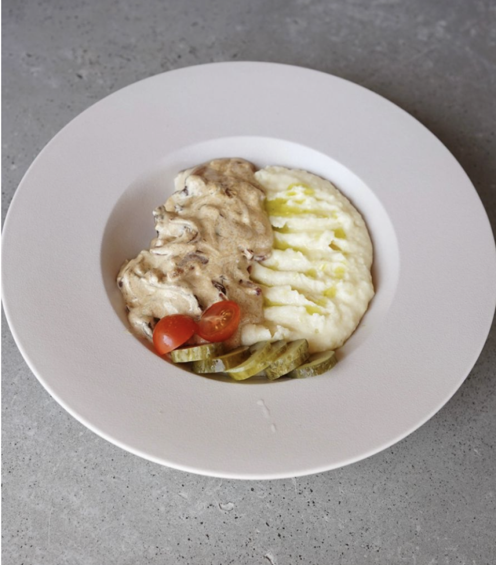 Бефстроганов с пюре