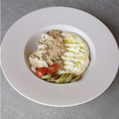 Бефстроганов с пюре