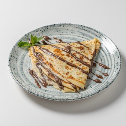 Блин с шоколадной пастой