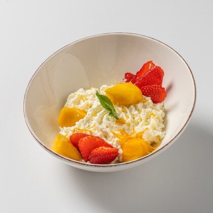 Творожный боул с муссом из белого шоколада