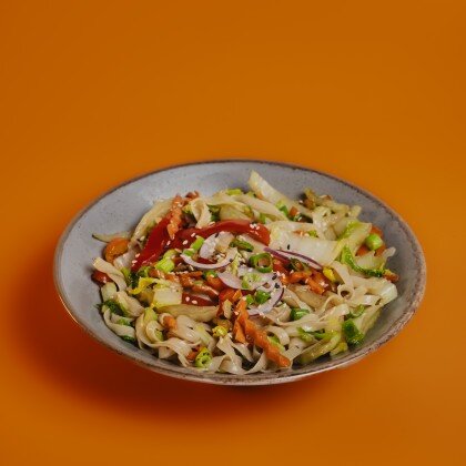 Тушенные овощи с лапшой