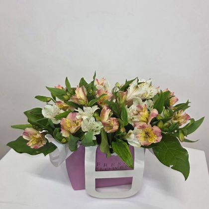 Композиция из альстромерий