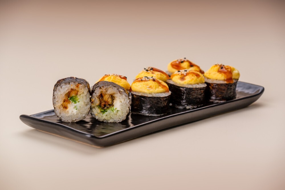 Ролл запеченный с угрем