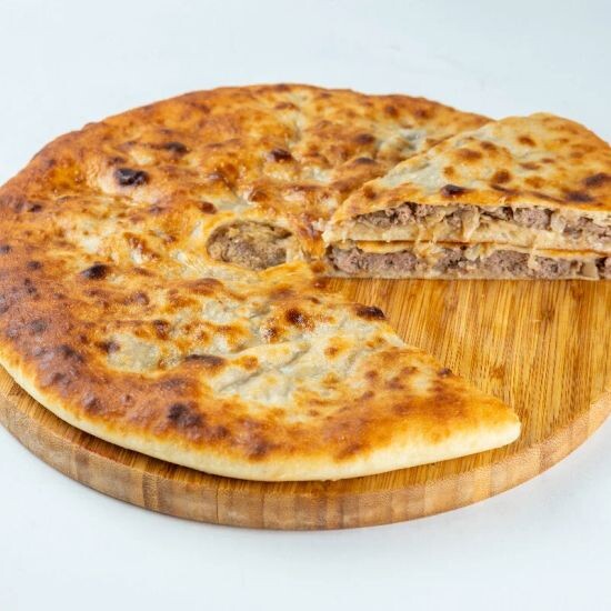 Осетинский пирог с мясом, капустой/картофелем на выбор